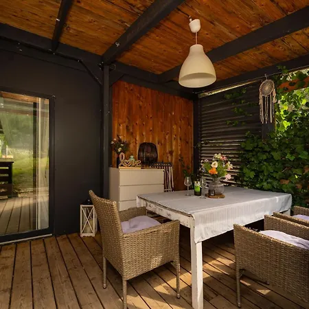 Sunset House 5 *
